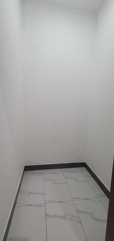 Brand New Corner West Open, 4 Bed D/D, 1st Floor 7