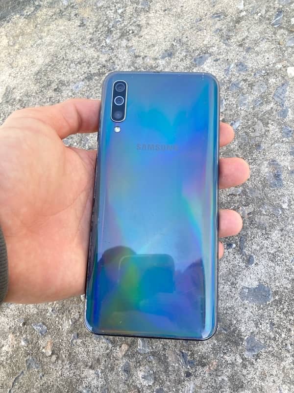 Samsung Galaxy A50, non PTA, 4,128, battery 4000mAh 2