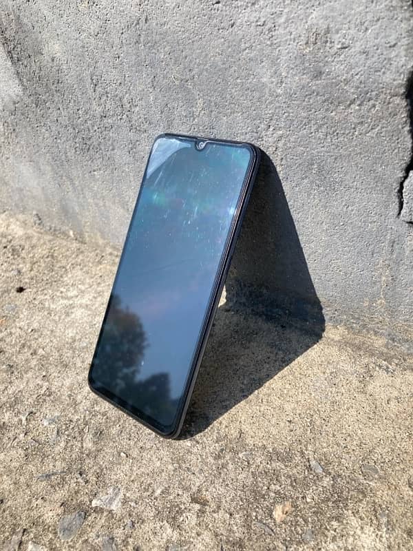 Samsung Galaxy A50, non PTA, 4,128, battery 4000mAh 7