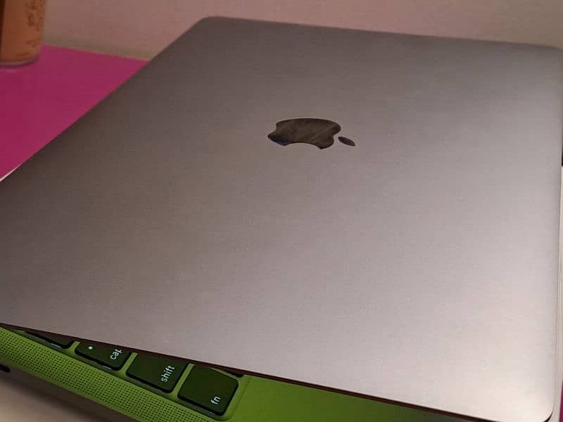 Macbook pro 13 inch Model 2020, 16/512 1