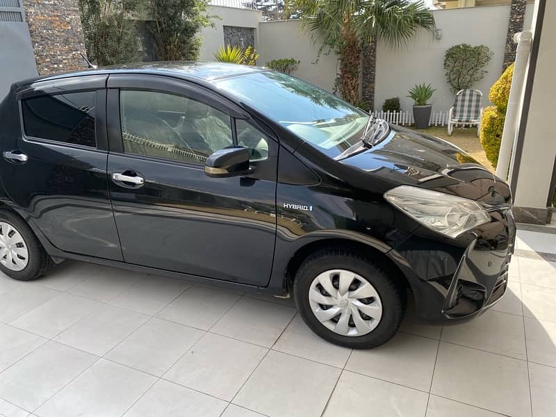 Toyota Hybrid Vitz 2018 17