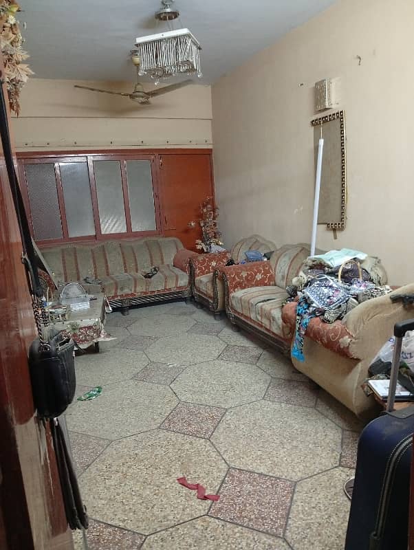 2 Bed Drawing Room Tariq Road Urgent Sale 2