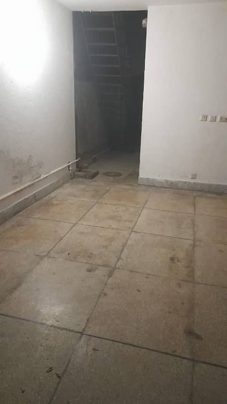 10 Marla Used House For Sale In EME Housing Society Lahore 17