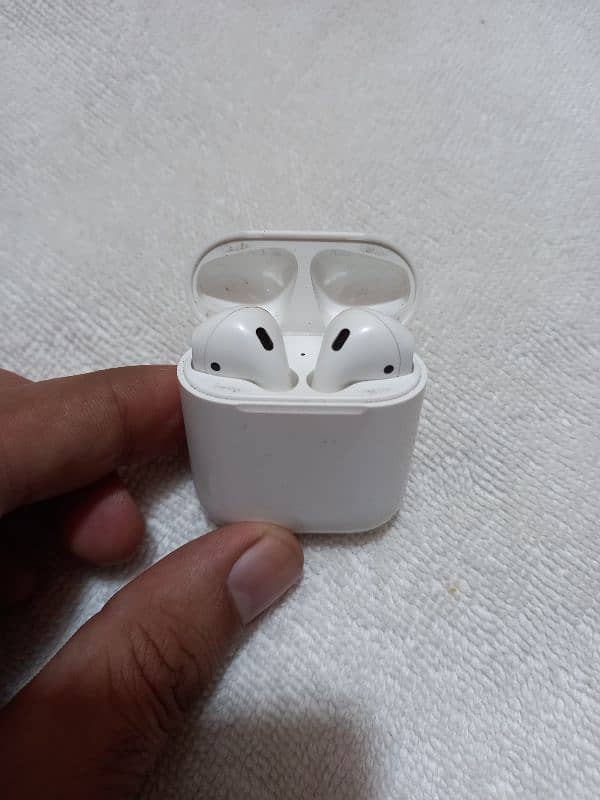 Apple airbods 1