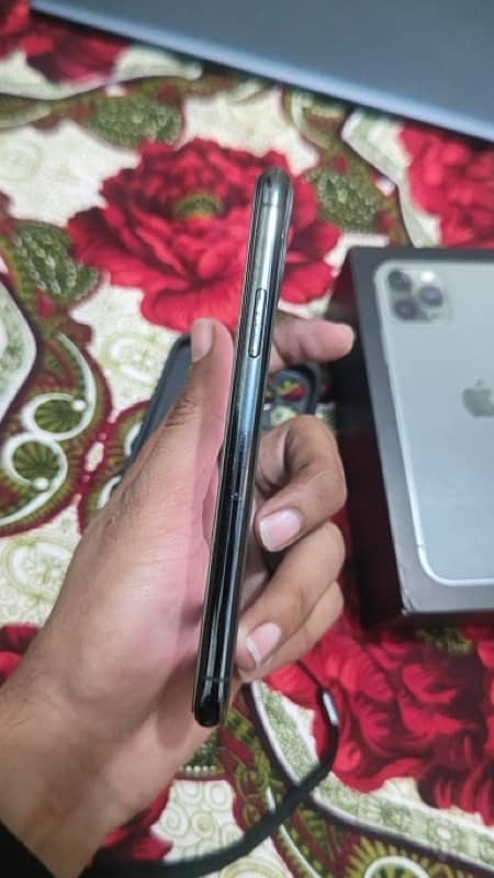 iPhone 11 Pro 256gb (N. PTA Box) 6