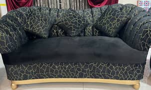 5 Seater Sofa 3 + 1 + 1 Available For URGENT Sale