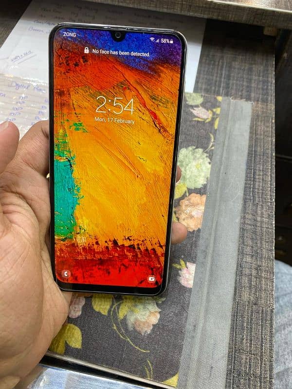 Samsung Galaxy A30 1