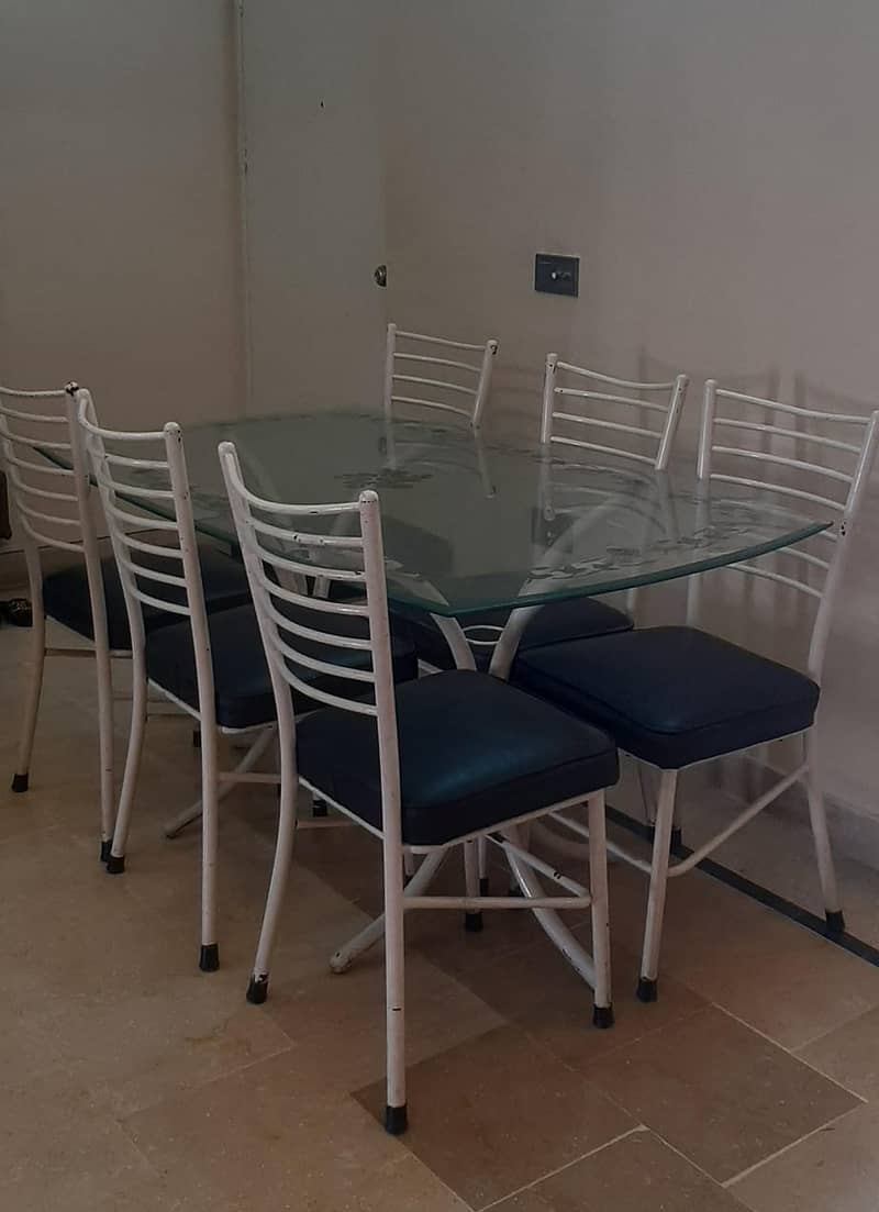 6 Chair dinning table for sale 0