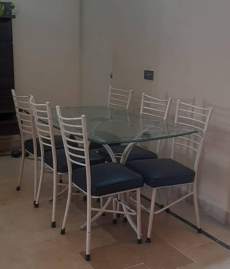 6 Chair dinning table for sale 3