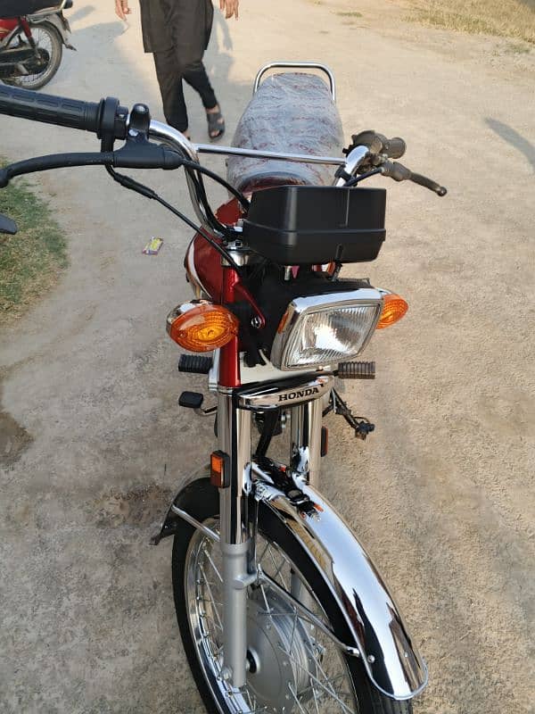 *Honda  CG 125  ( Model  2025)  Total Genuine All Panjab registration 8