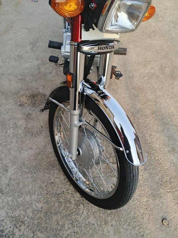 *Honda  CG 125  ( Model  2025)  Total Genuine All Panjab registration 9