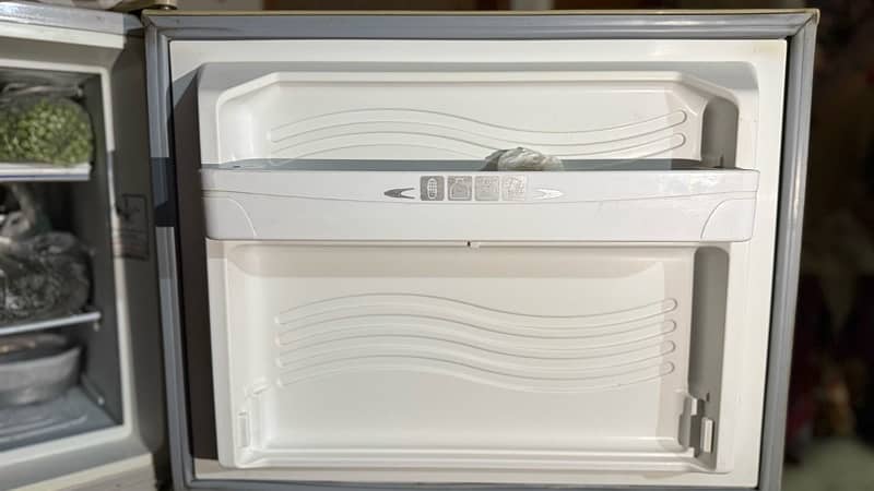 Dawalance Refrigerator Medium Size 6