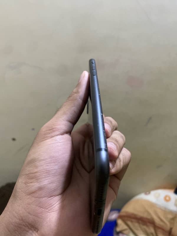 iPhone 8 plus non pta but sim working 64 gb 3