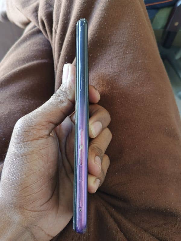 oppo f9 | 4/64 | mobile and charger only 4