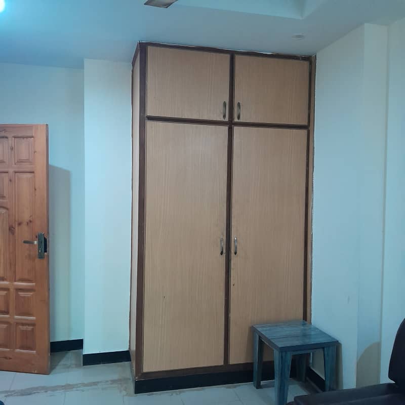 E11 daily basis furnished flat available for rent 3