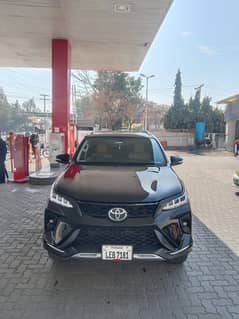 Toyota fortuner rent