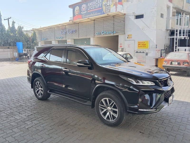 Toyota fortuner rent 7