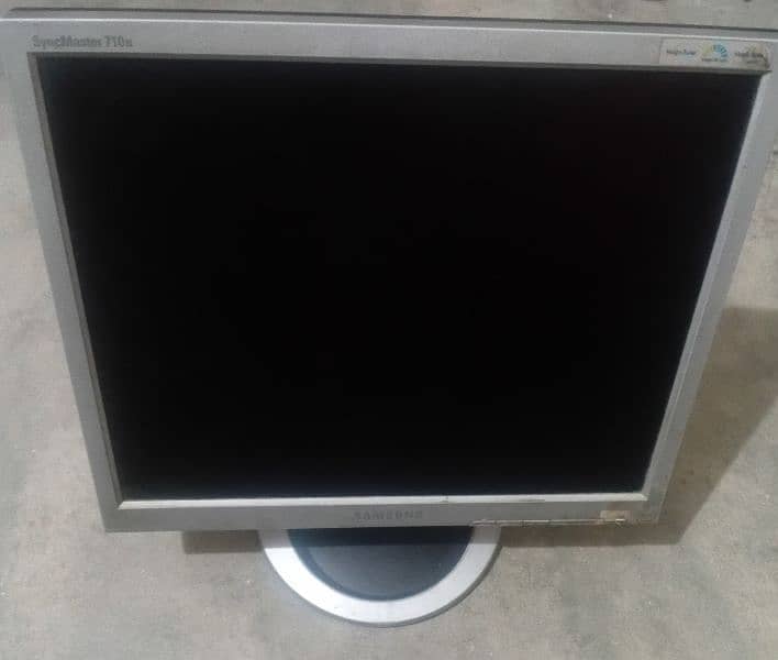 Samsung LCD Monitor 4000 1