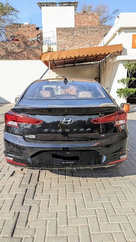 Hyundai Elantra 2022 1