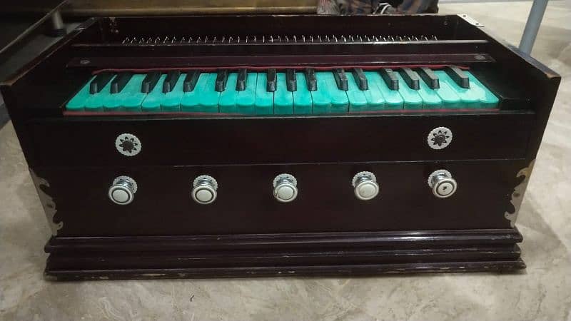 Indian harmonium 2