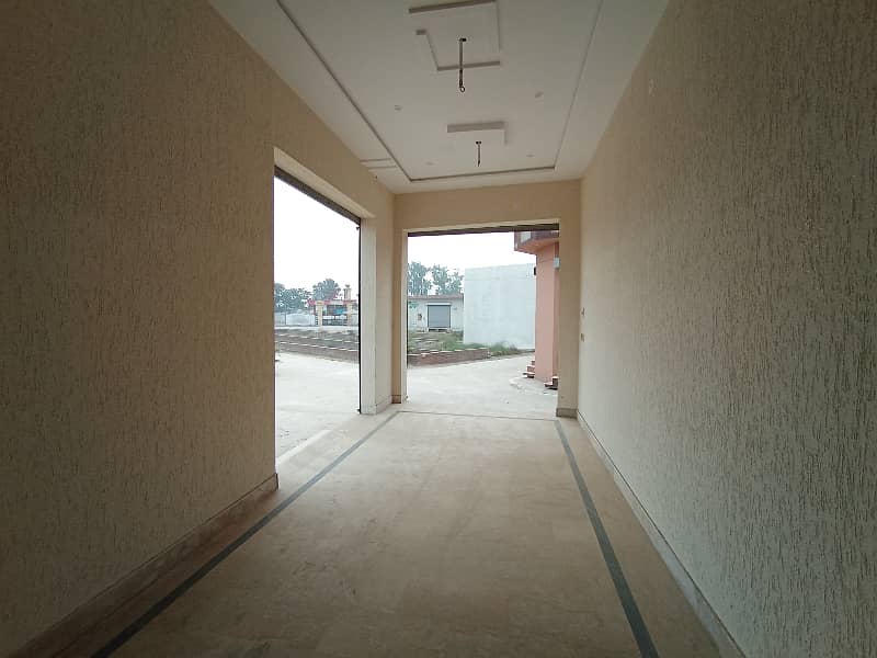 985 SFT Shop Available For Sale in Shadiwal Near Main Road, City Gujrat 3