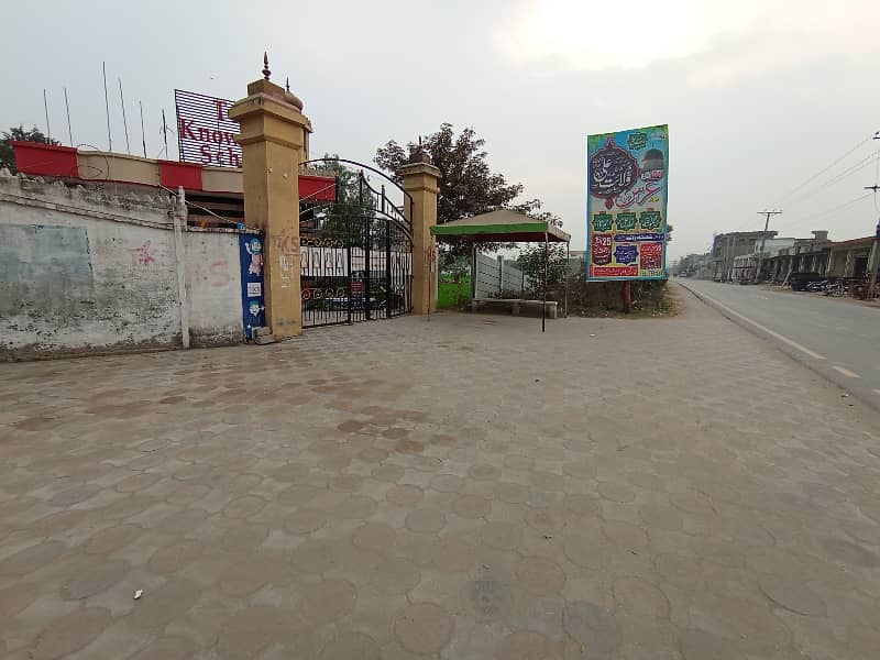 985 SFT Shop Available For Sale in Shadiwal Near Main Road, City Gujrat 19