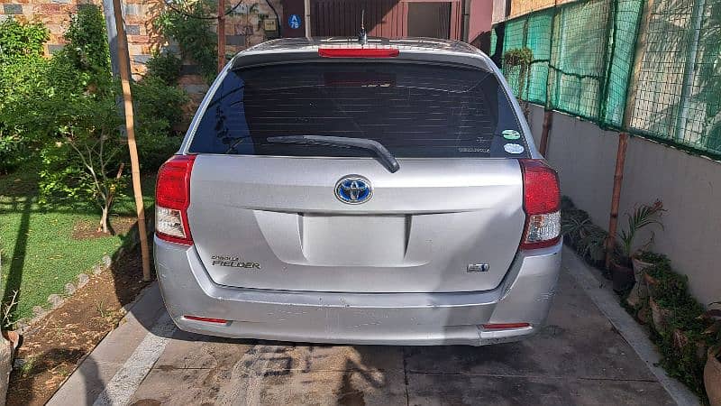 Toyota Corolla Fielder 2015 4