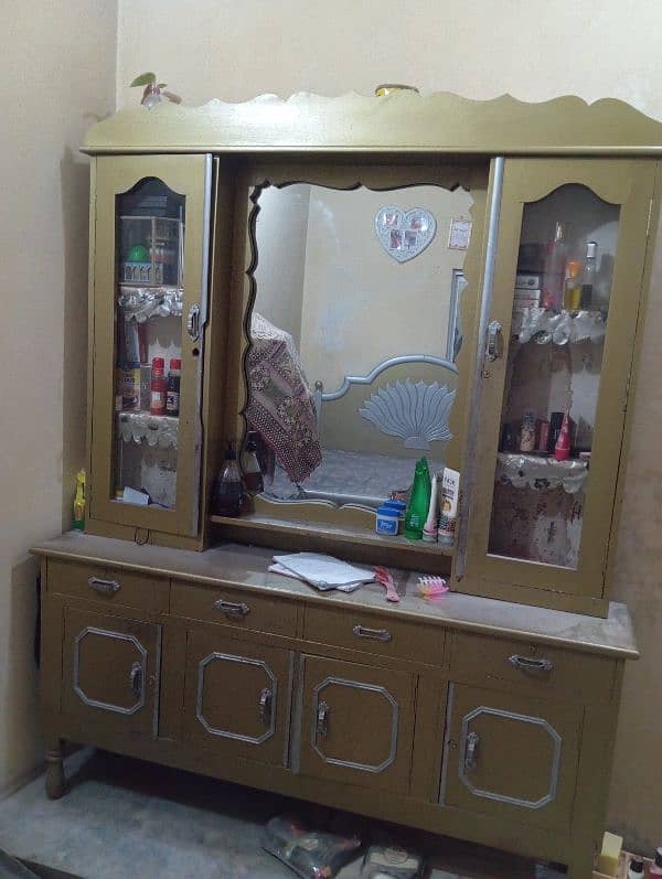 showcases and Dressing for sale paint abhe new he karwaya ha 1