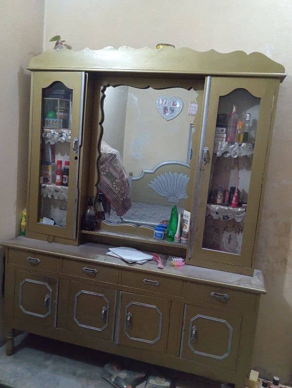 showcases and Dressing for sale paint abhe new he karwaya ha 2