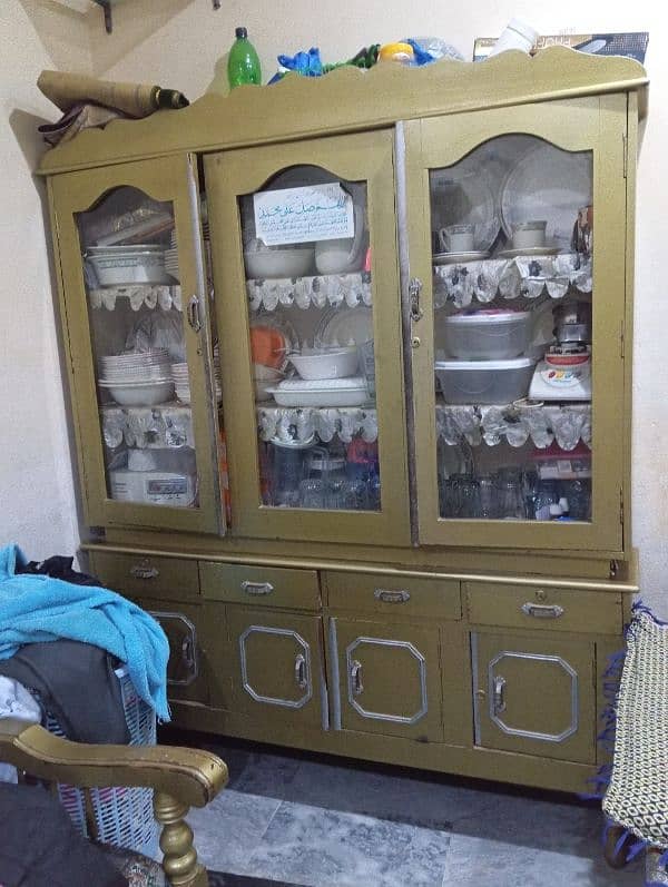 showcases and Dressing for sale paint abhe new he karwaya ha 3