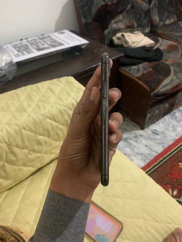 iPhone XS officail pta approved 64gb 10/9 0