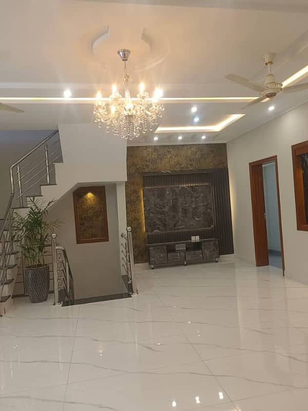 30x60 (7 Marla) Brand New House For Sell In G13 Islamabad 7