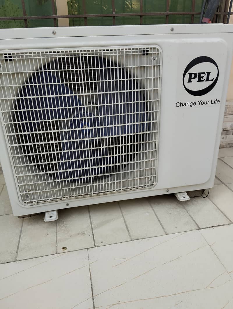 PEL Regal 2 ton heat n cool brand new condition floor standing AC 5