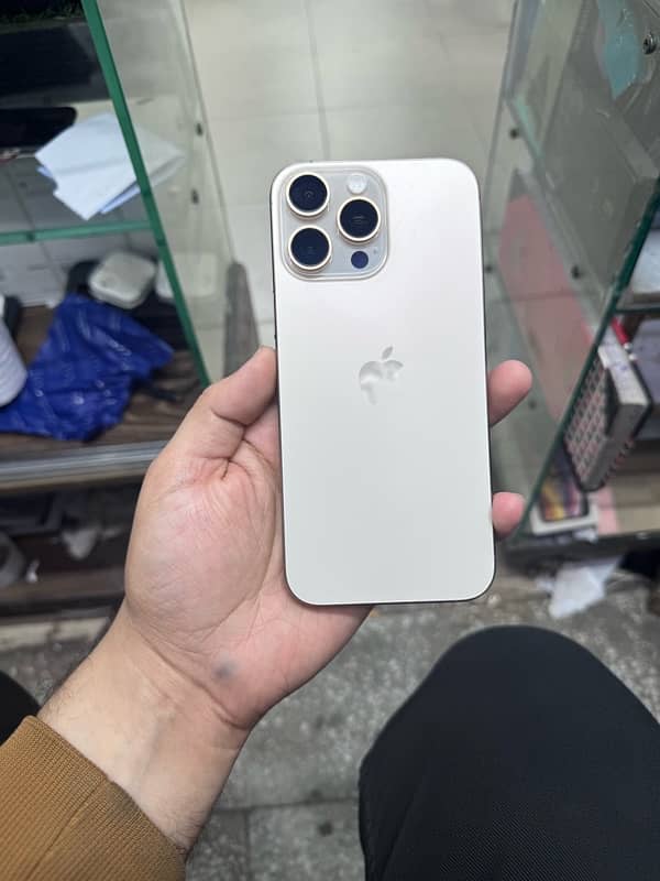 iPhone 16 Pro Max 256GB HK 7