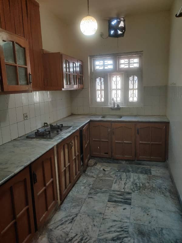 Upper Portion available for rent in g11 4