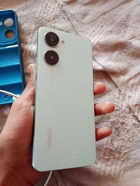 vivo y03 in very new condition with box 0