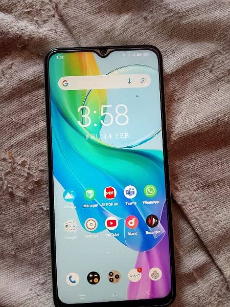 vivo y03 in very new condition with box 4