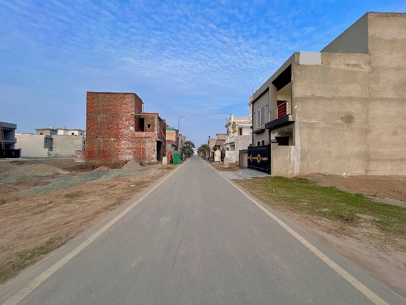 Prime Location sale A Residential Plot In Lahore Prime Location 0