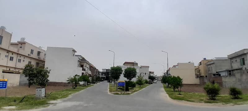 Prime Location sale A Residential Plot In Lahore Prime Location 2