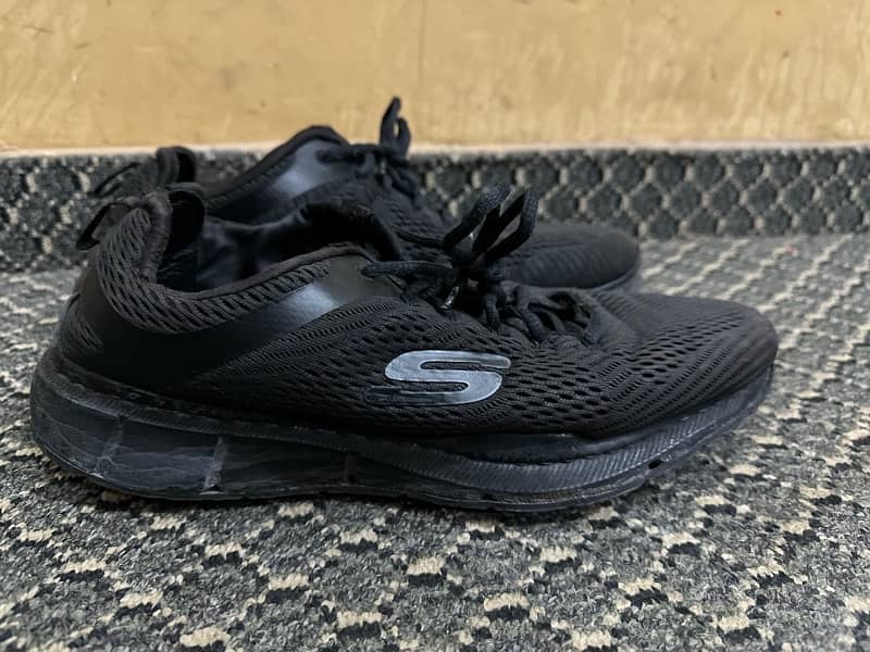 Sketchers Nike shoes 1