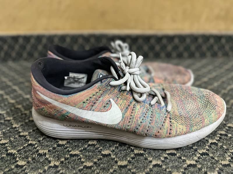 Sketchers Nike shoes 4