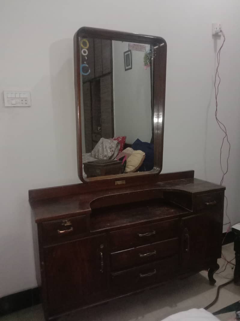 Very strong old wooden Dressing Table with mirror 2