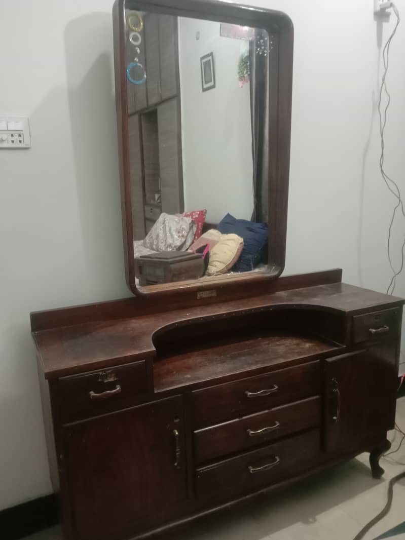 Very strong old wooden Dressing Table with mirror 3