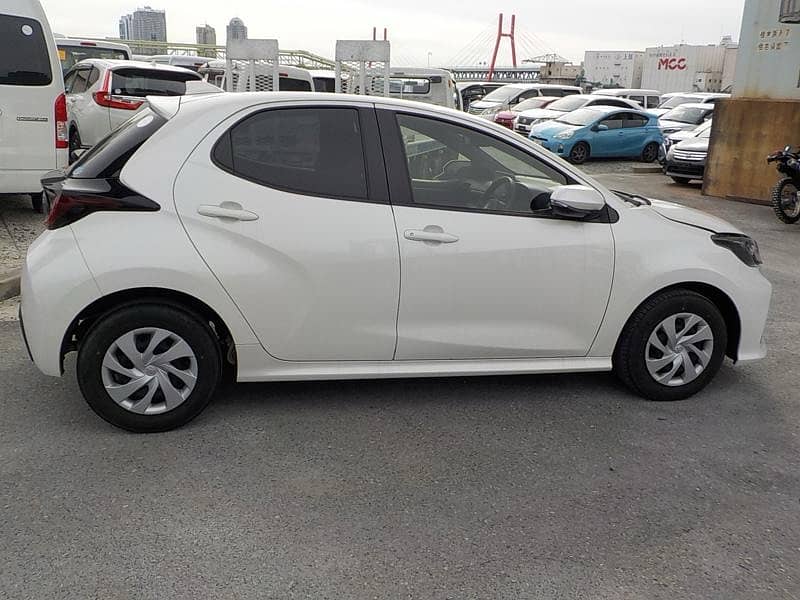 Toyota Yaris X package 2021 8