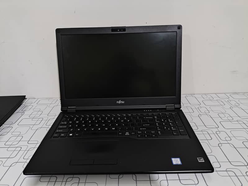 Fujitsu LifeBook E558 Intel Core i3-7th Gen 8GB RAM 128GB SSD 0