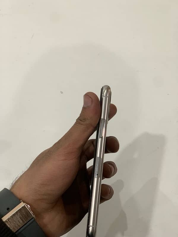 I phone 11 pro 256gb pta 3