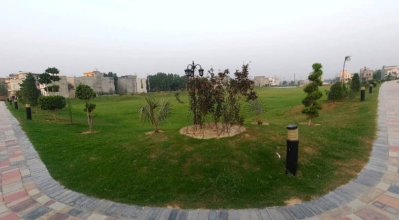 Al Hafeez Garden Phase 2 Executive Block (Golf Club) Prime Location Of Main Canal Road. 13