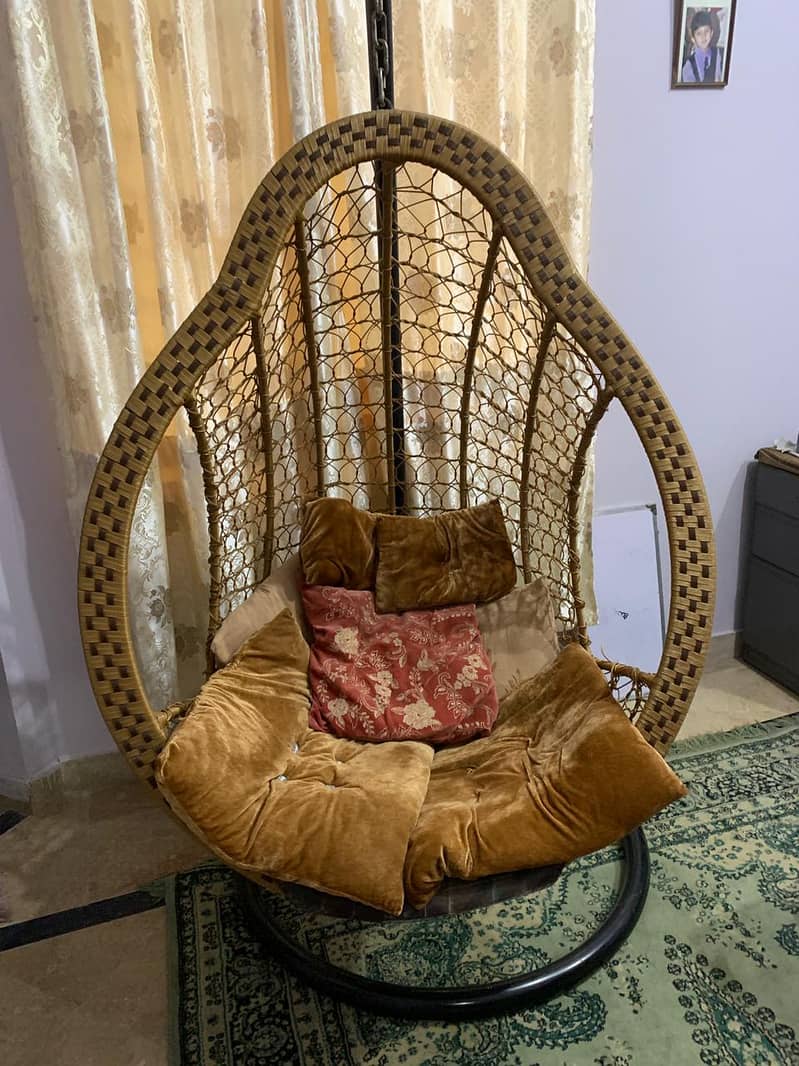 Hanging Swing Chair for Sale! Relax in style with our cozy 3