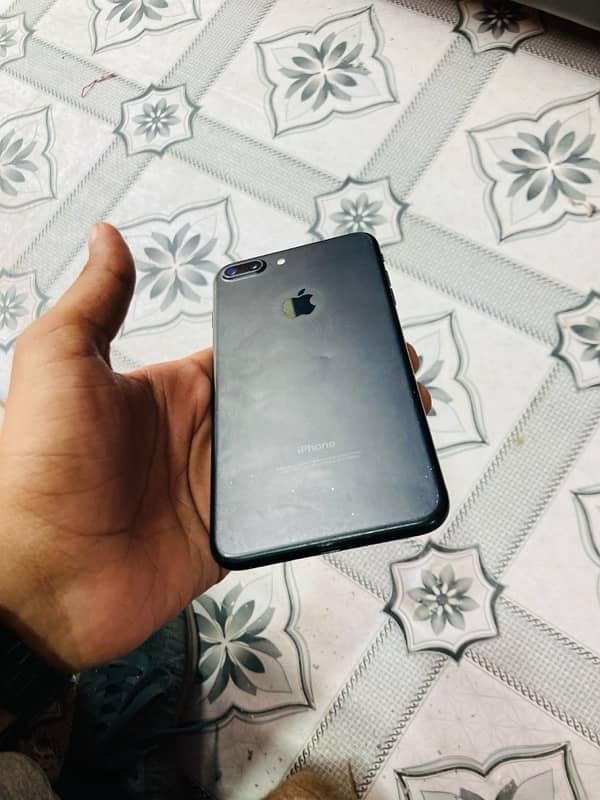 i phone 7 plus 128GB Pta approved good condition 10/9 1