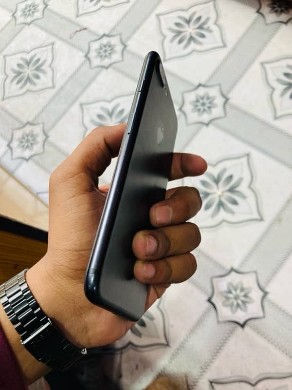 i phone 7 plus 128GB Pta approved good condition 10/9 6